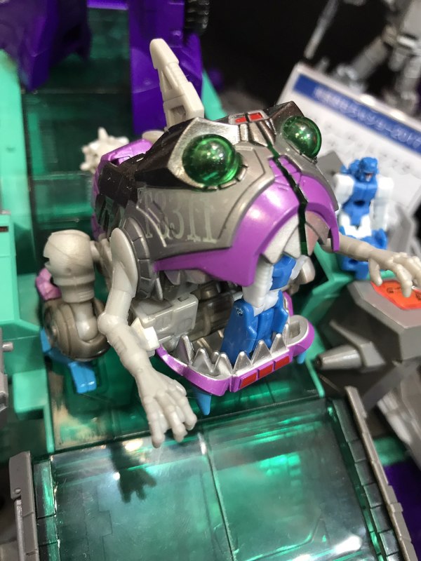 Tokyo Toy Show 2017   Legends Series Display With Dinosaurer, Hot Rod, And Kup 08 (8 of 12)